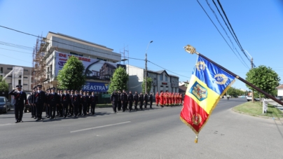 Ceremonial militar și religios la ISU Maramureș: 19 absolvenți ai Școlii „Pavel Zăgănescu” Boldești au depus jurământul