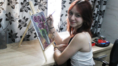 Mihaela Dunca din Fărcașa și pasiunea ei pentru pictură