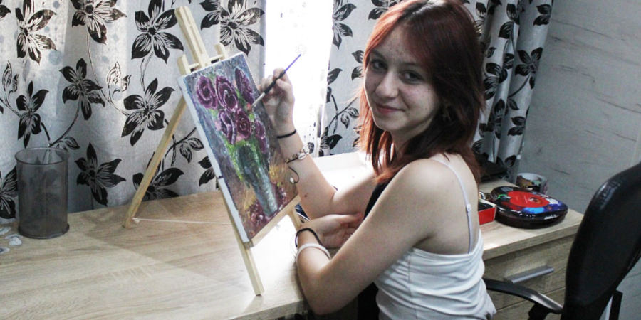 Mihaela Dunca din Fărcașa și pasiunea ei pentru pictură