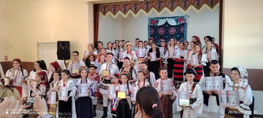 Numeroși maramureșeni premiați la ediția a II-a a concursului „Cântec din Ardealu’ nost”