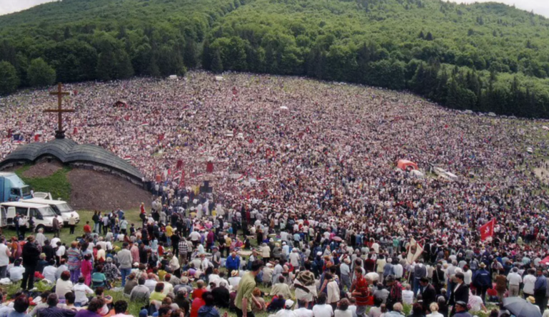De la Șumuleu Ciuc la Mecca, milioane de pași în numele speranței
