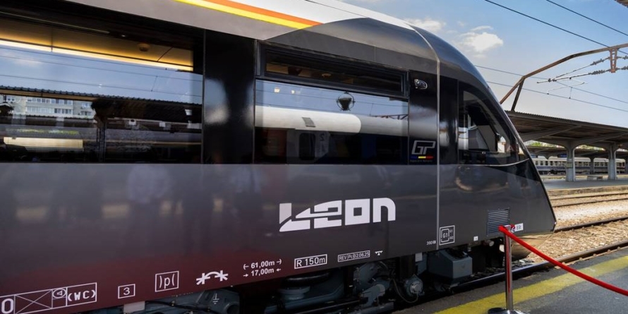 România urcă din nou pe șinele istoriei