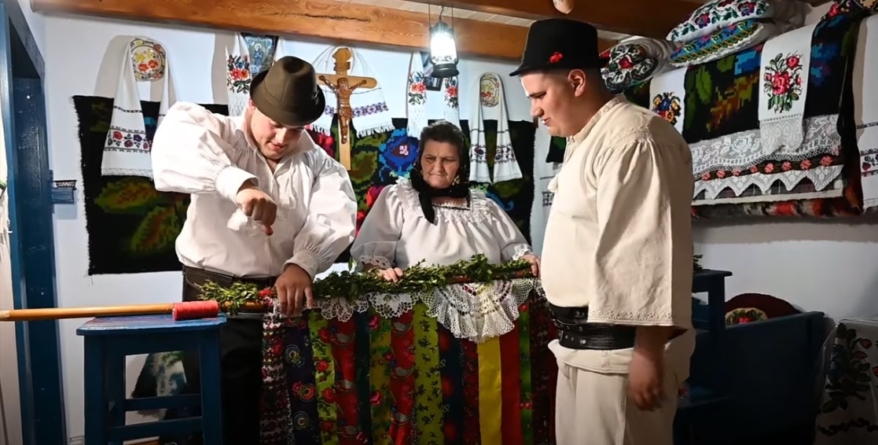 Steagul de nuntă – simbol al vitalității și al unirii