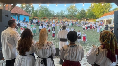 Cetatea Fisculașului din Șișești a reunit zeci de talente în cadrul Festivalui-Concurs de Muzică Populară „Totul are un început”