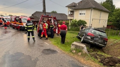 Trei copii răniți în urma unui accident