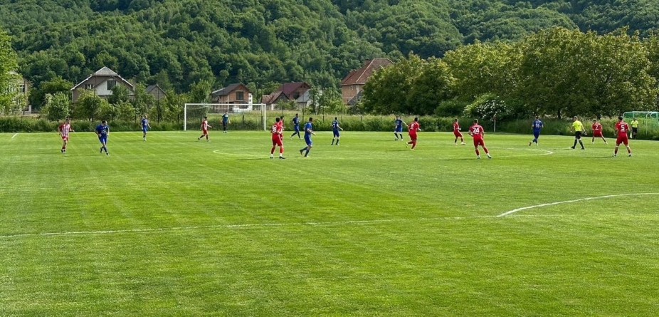 Goluri multe în ultimele etape din fotbalul județean. În două meciuri din Liga 4 s-a marcat de 20 de ori