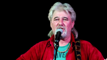 Seară de folk cu membrii Cenaclului Flacăra, în Baia Mare