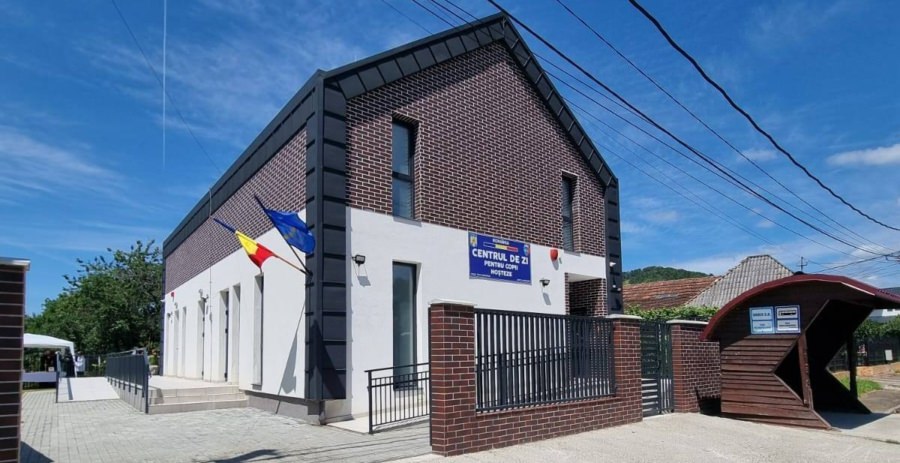 S-a inaugurat Centrul de zi pentru copii Hoșteze din Tăuții Măgherăuș