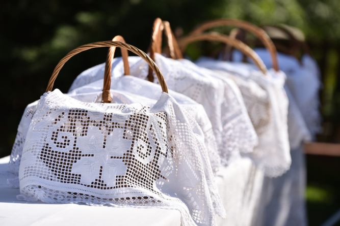 Tradiție și voie bună: La Berința se organizează „Lăsatul Secului cu coșarca”