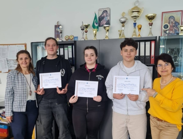 Trei elevi de la Colegiul Economic „Nicoale Titulescu” Baia Mare au obținut rezultate foarte bune la Olimpiada Națională de Limba Germană