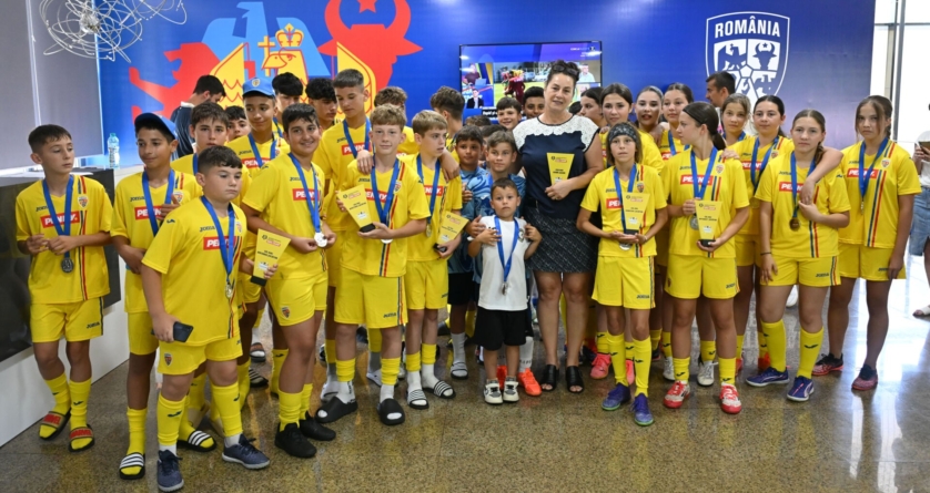 Echipa de fete a Școlii Gimnaziale Giulești, la EDU Camp