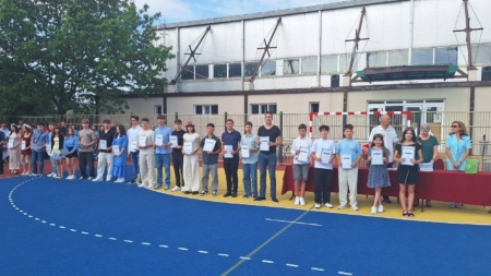 Șincaiștii care au mers la fazele naționale ale olimpiadelor, recompensați financiar de un părinte care a vrut să rămână anonim