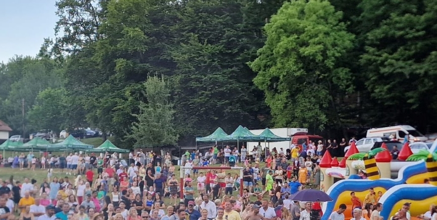 ”Flori de sânziene”, la Tăuții Măgherăuș