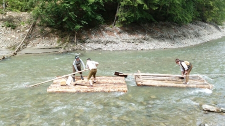 Sărbătoare cu plute