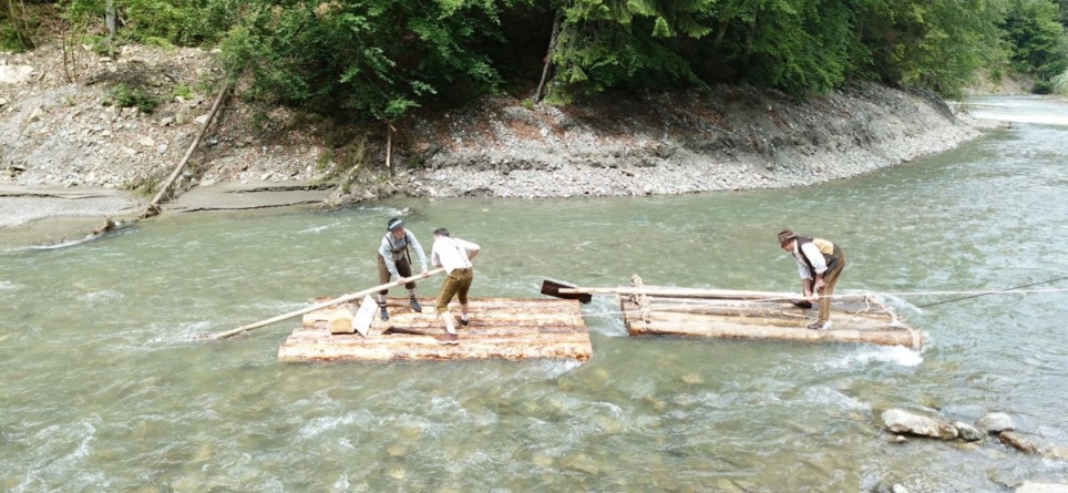 Sărbătoare cu plute