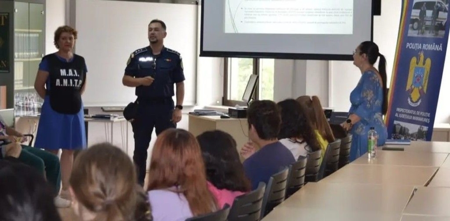 Discuții ale specialiștilor cu copii de la centre de tip familial din Baia Mare pe tema traficului de persoane