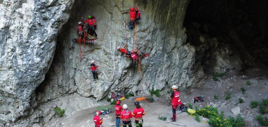 Salvatori montani maramureșeni la pregătire în Cheile Turzii