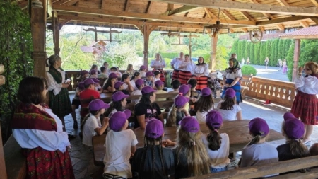 Mai mulți elevi din Pitești au descoperit farmecul satului românesc la Călinești
