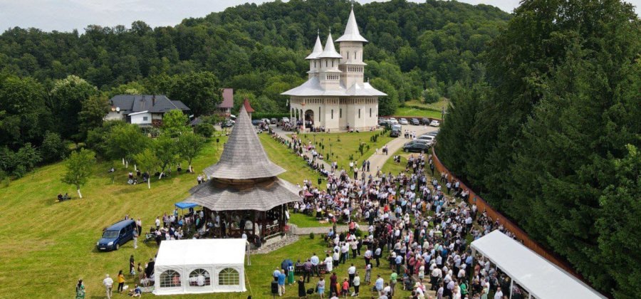 Sunteți invitați la hramul Mănăstirii „Sfântul Prooroc Ilie Tesviteanul” Dealu Mare