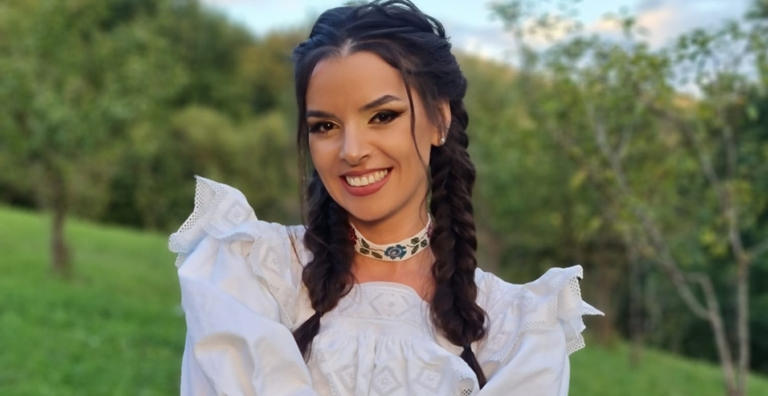 Artista Maria Luiza Mih își serbează ziua de naștere; O puteți întâlni la „Festivalul Bivolului” din Suciu de Jos