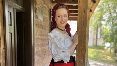 Artista Diana Topan bifează o nouă reușită: „Anul 3, Muzicologie – finalizat. Să vină licențaaa!”