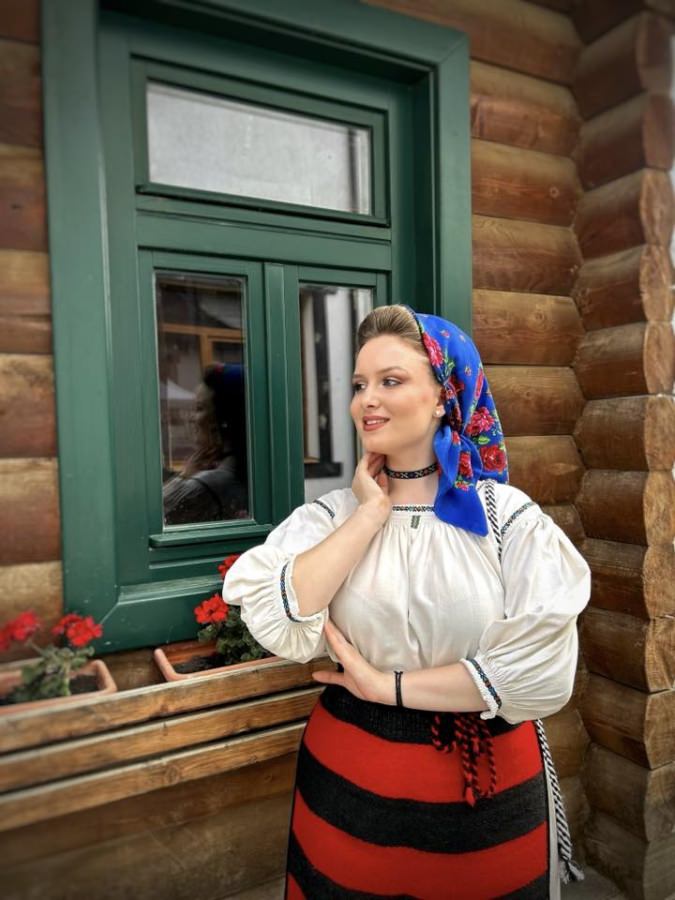 La mulți ani, Diana Topan! Tânăra artistă își sărbătorește ziua de naștere