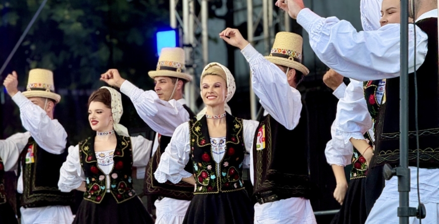Ansamblul Folcloric Național „Transilvania” vă invită la Târg de Sfântă Mărie în Asuaju de Sus