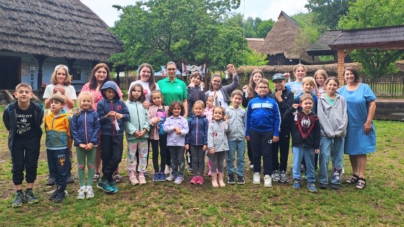 La Muzeul Satului Baia Mare: Atelier de vacanță alături de meșterii populari Maria Brete și Viorelia Butcure