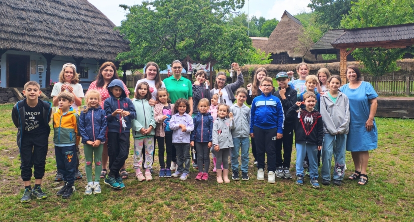 La Muzeul Satului Baia Mare: Atelier de vacanță alături de meșterii populari Maria Brete și Viorelia Butcure