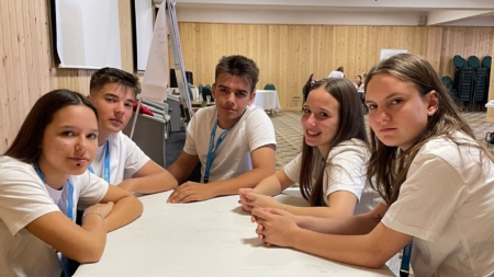 Elevii de la “Lucaciu”, modele de implicare în cadrul competiției “Sanitarii Pricepuți”