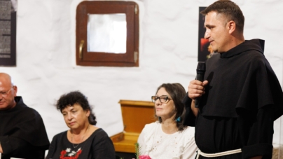 Părintele Carol-Daniel Sabău a lansat volumul de poezii „Simplissima”