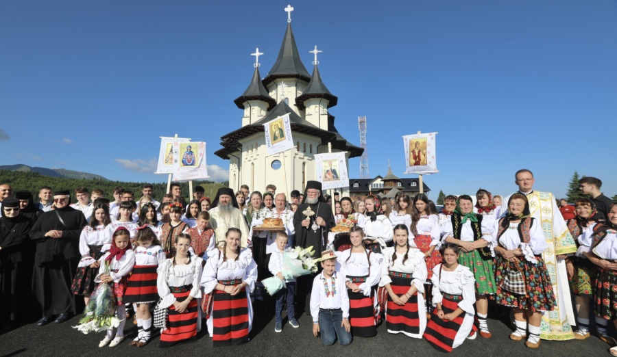 Slujire arhierească la Mănăstirea Borșa–Prislop