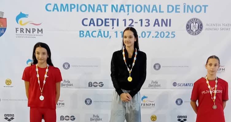 Sportivi Flykick Team Baia Mare, pe podium la Campionatele Naționale de înot pentru cadeți