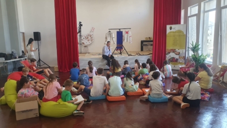 Triluri exotice și cusături tradiționale: Călătoria „Hai-hui prin povești culese din Țara Lăpușului” continuă