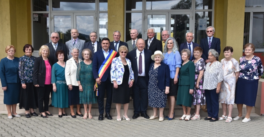 Emoționant: Revedere după 60 de ani la Liceul „Petru Rareș” din Târgu Lăpuș