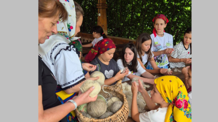 Tradiție și educație: Ateliere maramureșene pentru elevi din Târgoviște și București