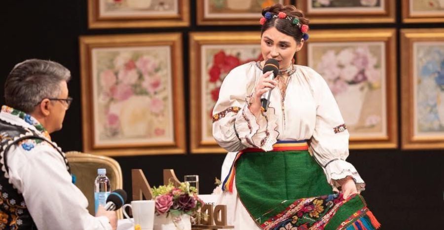 Pe talentata Andreea Ghițiu o putem urmări weekendul acesta la emisiunea „Drag de România mea”, difuzată pe TVR 2