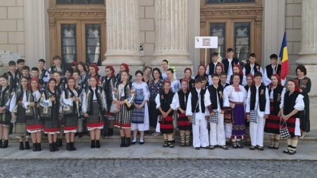 Copiii din Maramureș domină scena folclorică la București