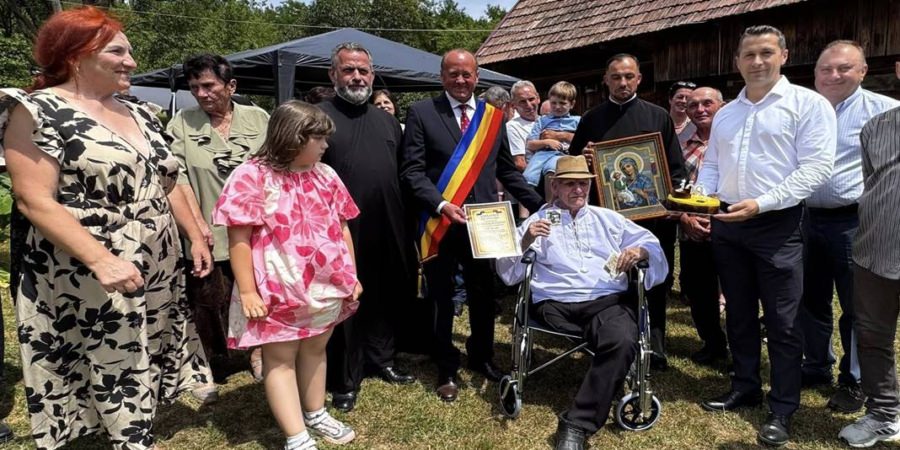 Domnul Ștefan Tomoiagă, sărbătorit la împlinirea a 100 de ani de viață