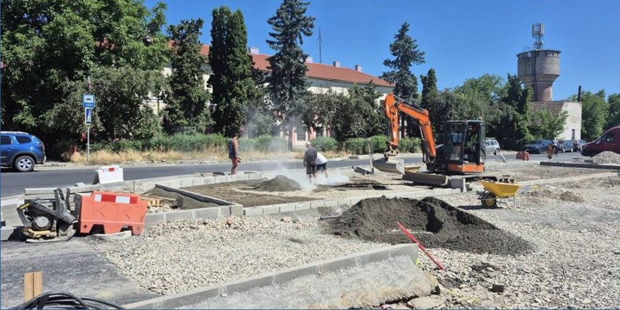 Parcări noi, sens giratoriu și spații verzi