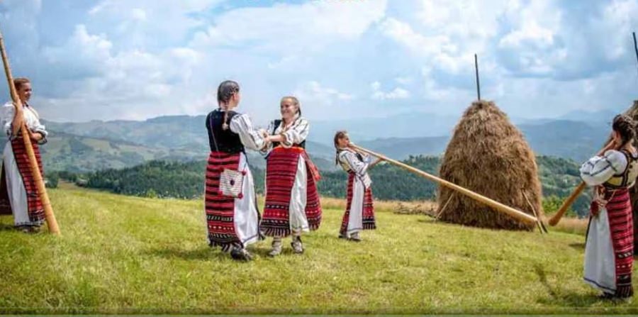 Tradiție și spectacol în Apuseni