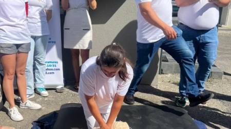 Instruiri săptămânale pentru utilizarea defibrilatoarelor AED, în Baia Mare