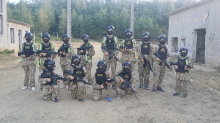 Tabără militară și de supraviețuire pentru copii și adolescenți, la Bloaja