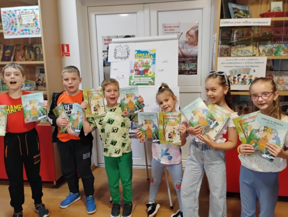 O zi plină de zâmbete, povești și culoare la Biblioteca Orășenească Tăuții Măgherăuș