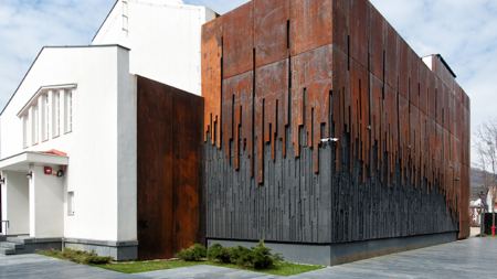 Expoziția de grup „Emailuri – picturi și sculpturi” va putea fi admirată la Colonia Pictorilor din Baia Mare