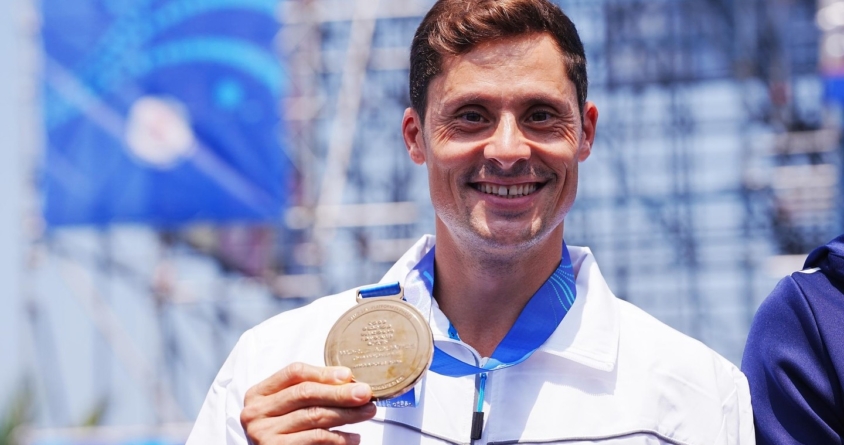 Prima medalie la Campionatele Mondiale de natație – Constantin Popovici. La rândul său, David Popovici s-a calificat în semifinale la 200 m cu primul timp