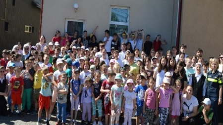 Polițiști la discuții cu copiii