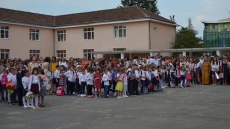 „Anul școlar 2025-2026 nu ar trebui să înceapă pe 8 septembrie!”