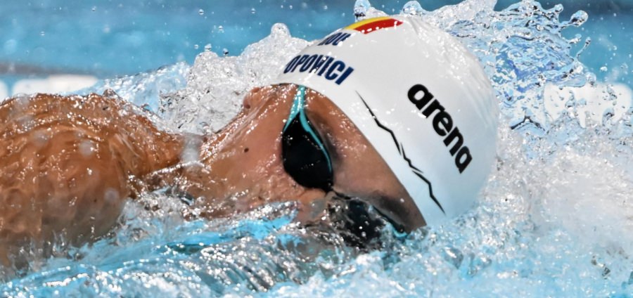 David Popovici a câștigat din nou aurul mondial la 200 m liber, după o finală de pus în ramă