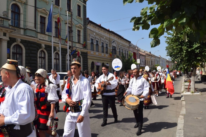 Eveniment plin de culoare la Sighet: Festivalul Internațional de Folclor ”Mara”